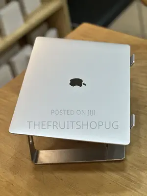 New Laptop Apple MacBook Pro 16GB Intel Core i5 SSD 512GB