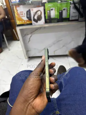 New Apple iPhone 13 128 GB Green