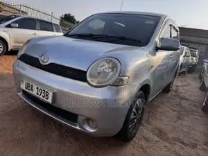 Toyota Sienta 2006 Silver