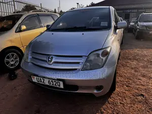 Toyota IST 2006 Silver