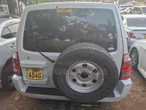 Mitsubishi Pajero 2006 White