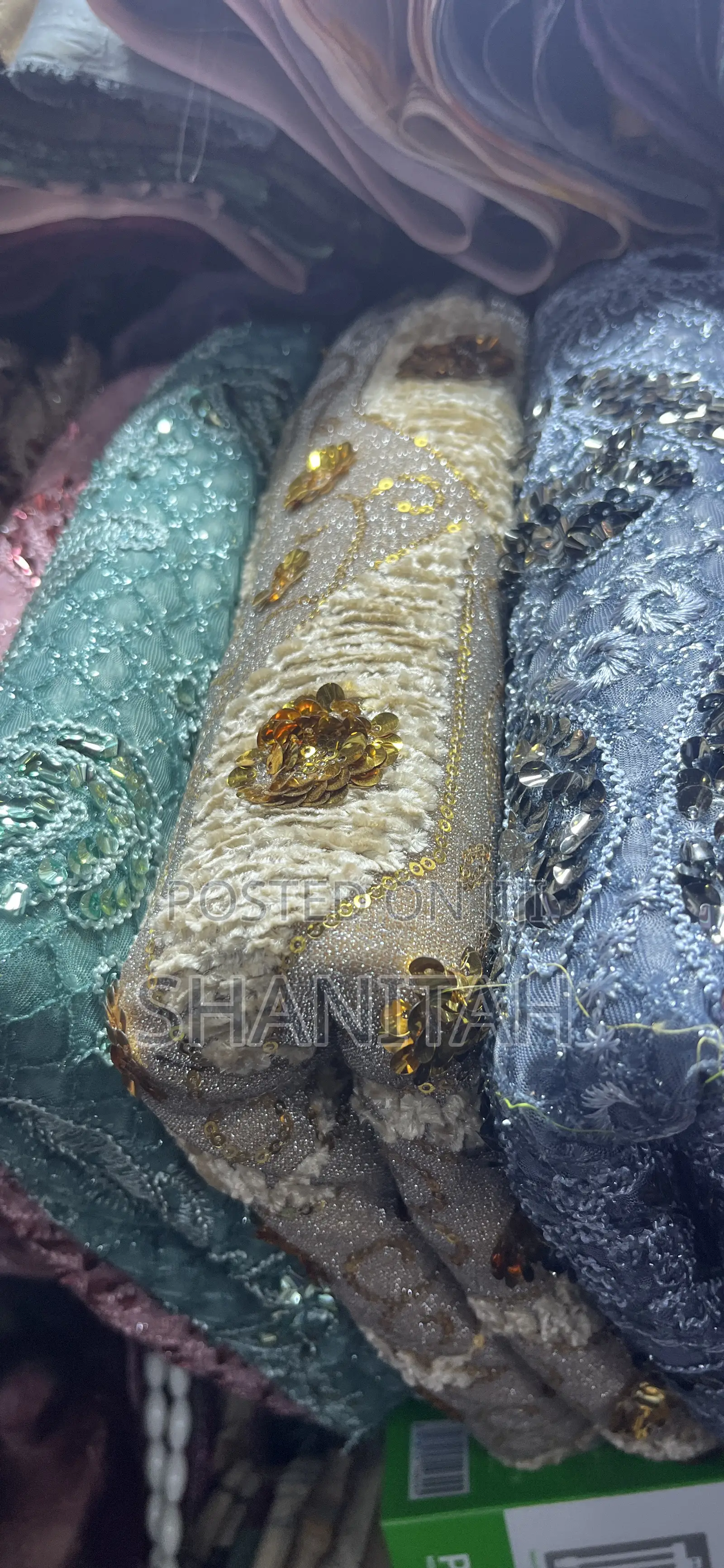 Gomesi Materials
