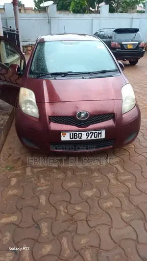 Toyota Vitz 2006 Maroon