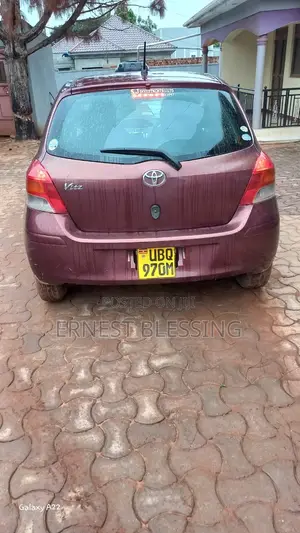 Toyota Vitz 2006 Maroon
