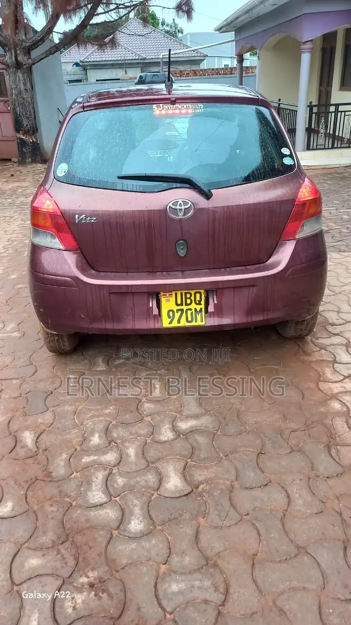 Toyota Vitz 2006 Maroon