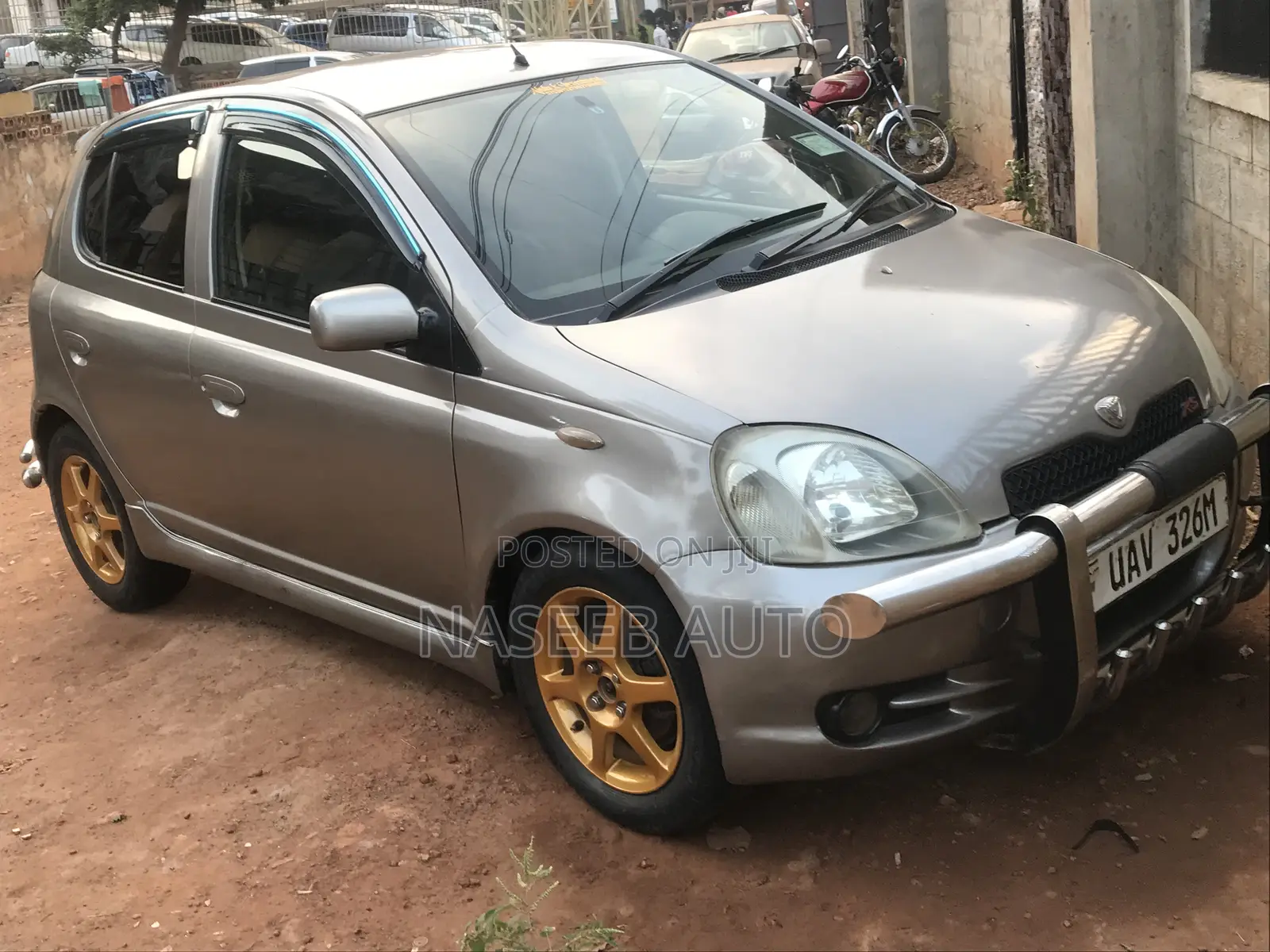 Toyota Vitz 2005 Silver