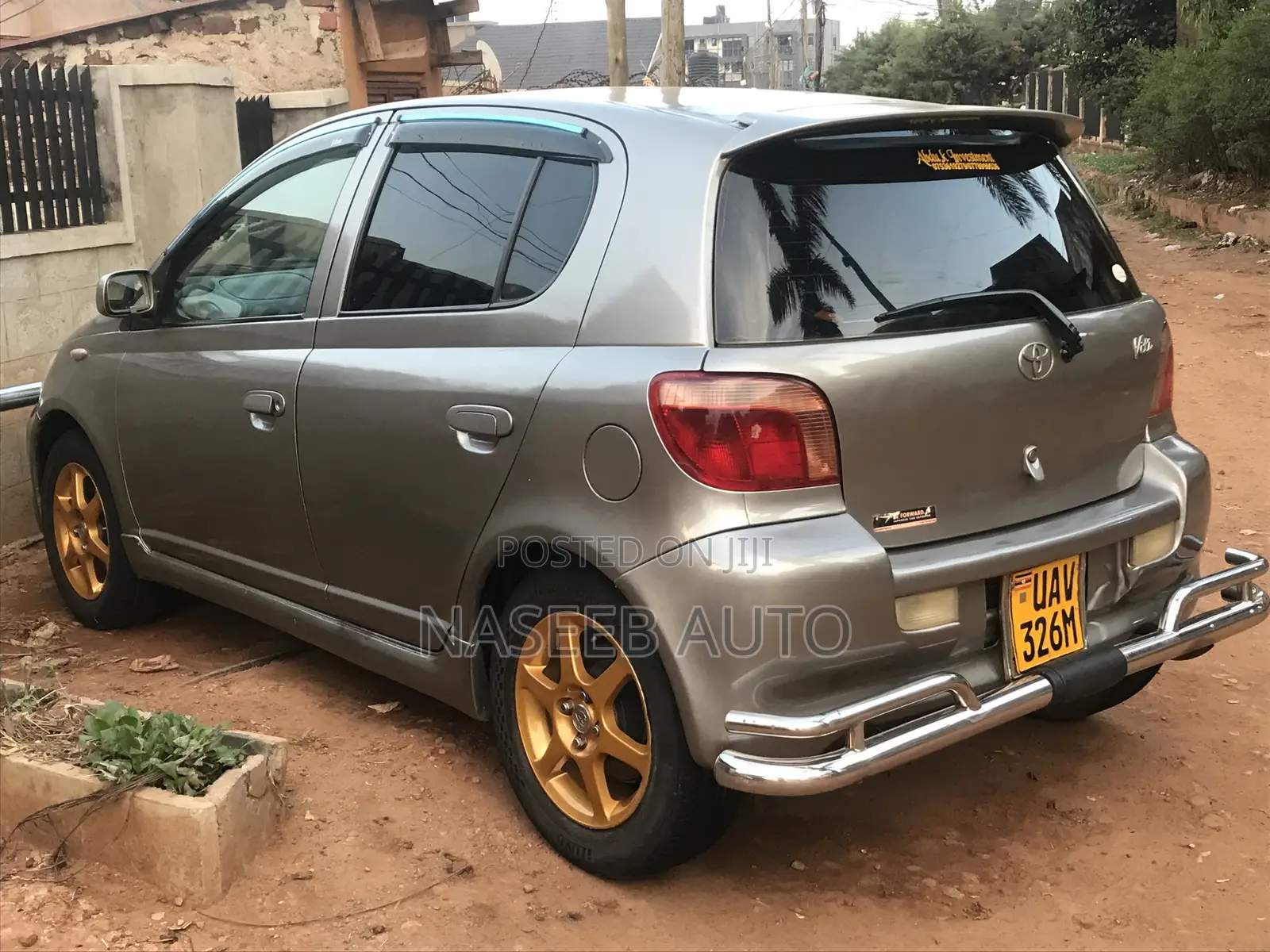 Toyota Vitz 2005 Silver