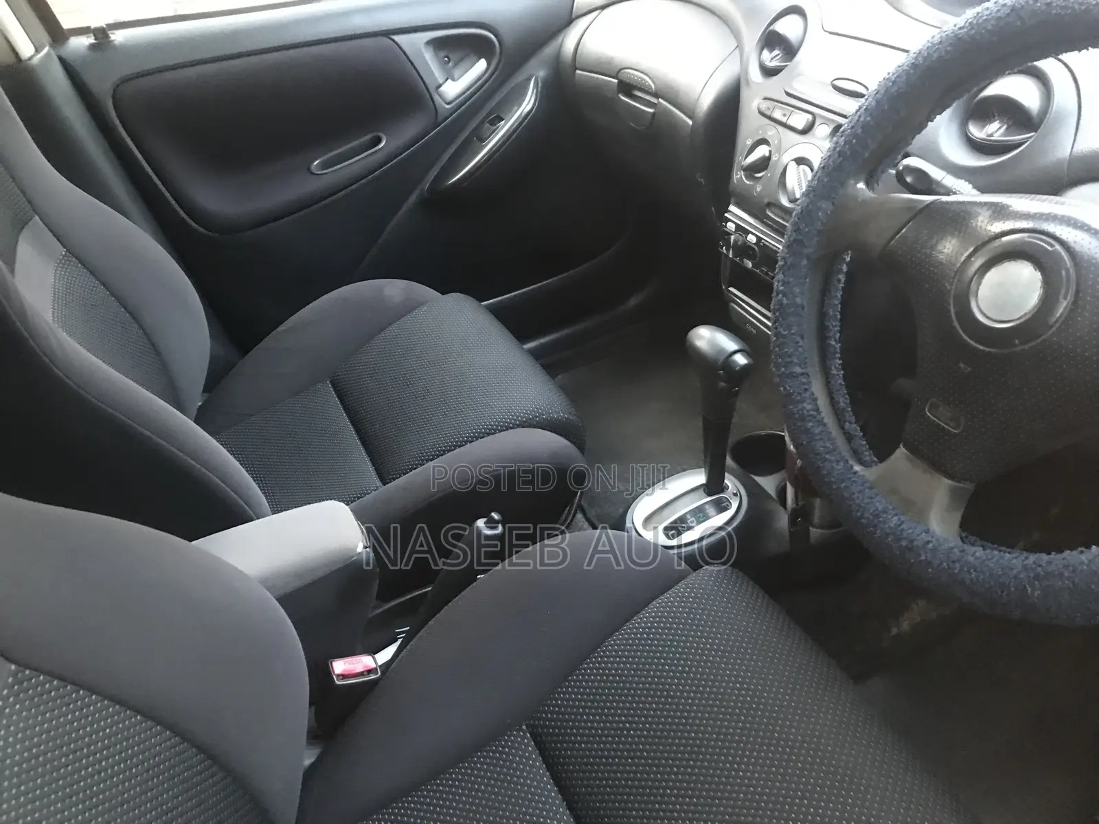 Toyota Vitz 2005 Silver