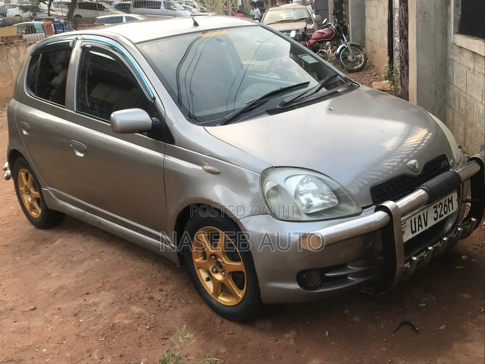 Toyota Vitz 2005 Silver