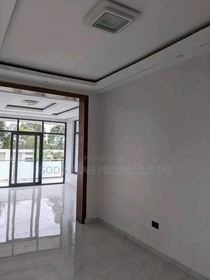 4bdrm Duplex in Munyonyo Estate, Central Division for rent