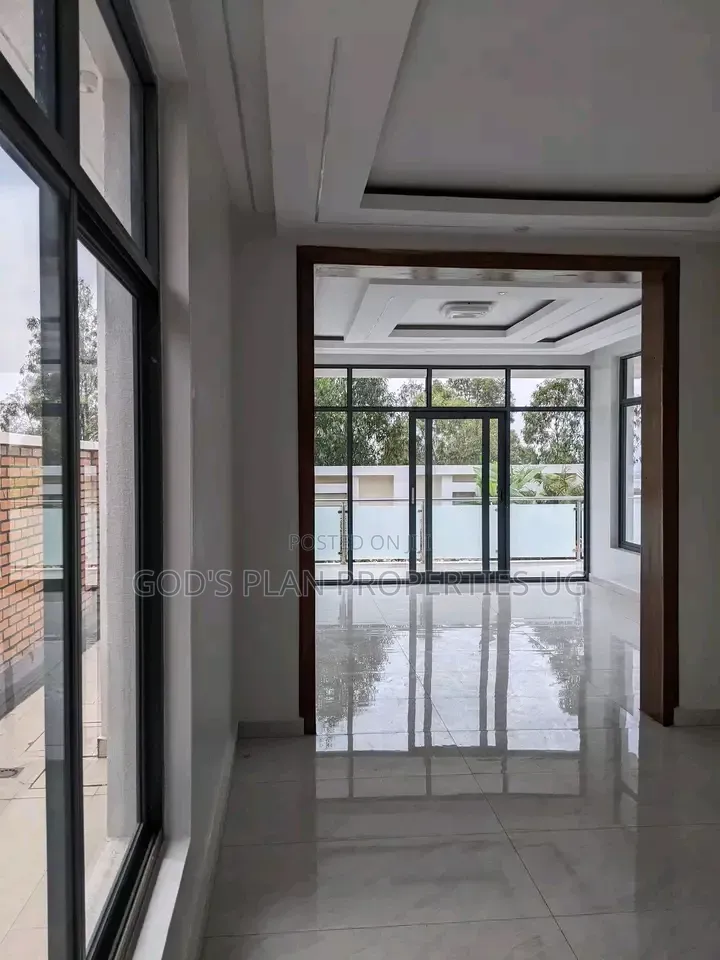 4bdrm Duplex in Munyonyo Estate, Central Division for rent