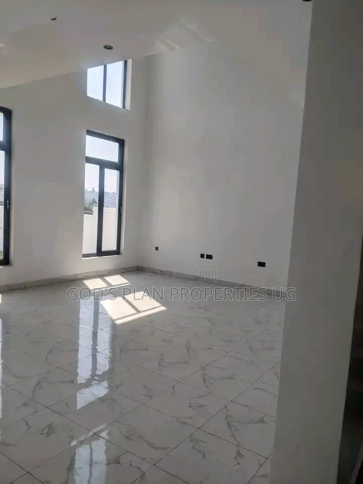 4bdrm Duplex in Buziga, Central Division for rent
