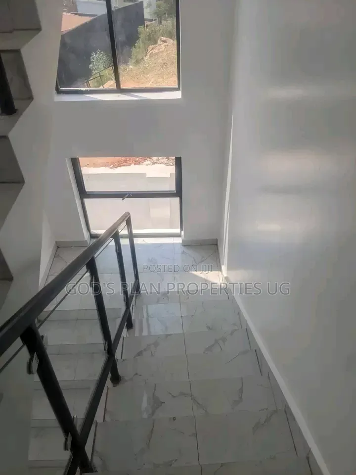 4bdrm Duplex in Buziga, Central Division for rent