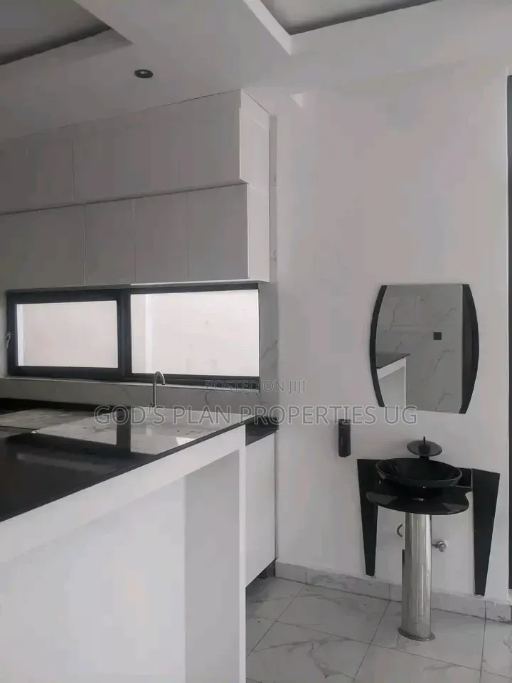 4bdrm Duplex in Buziga, Central Division for rent
