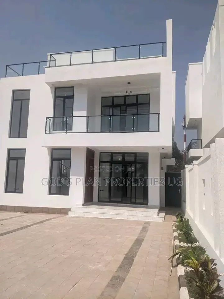 4bdrm Duplex in Buziga, Central Division for rent