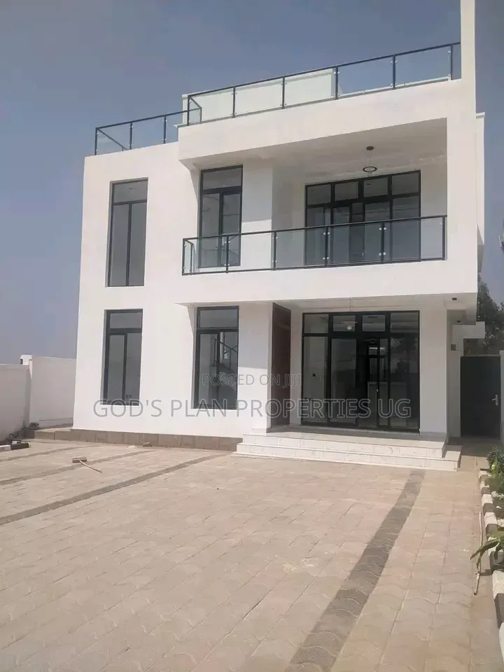 4bdrm Duplex in Buziga, Central Division for rent