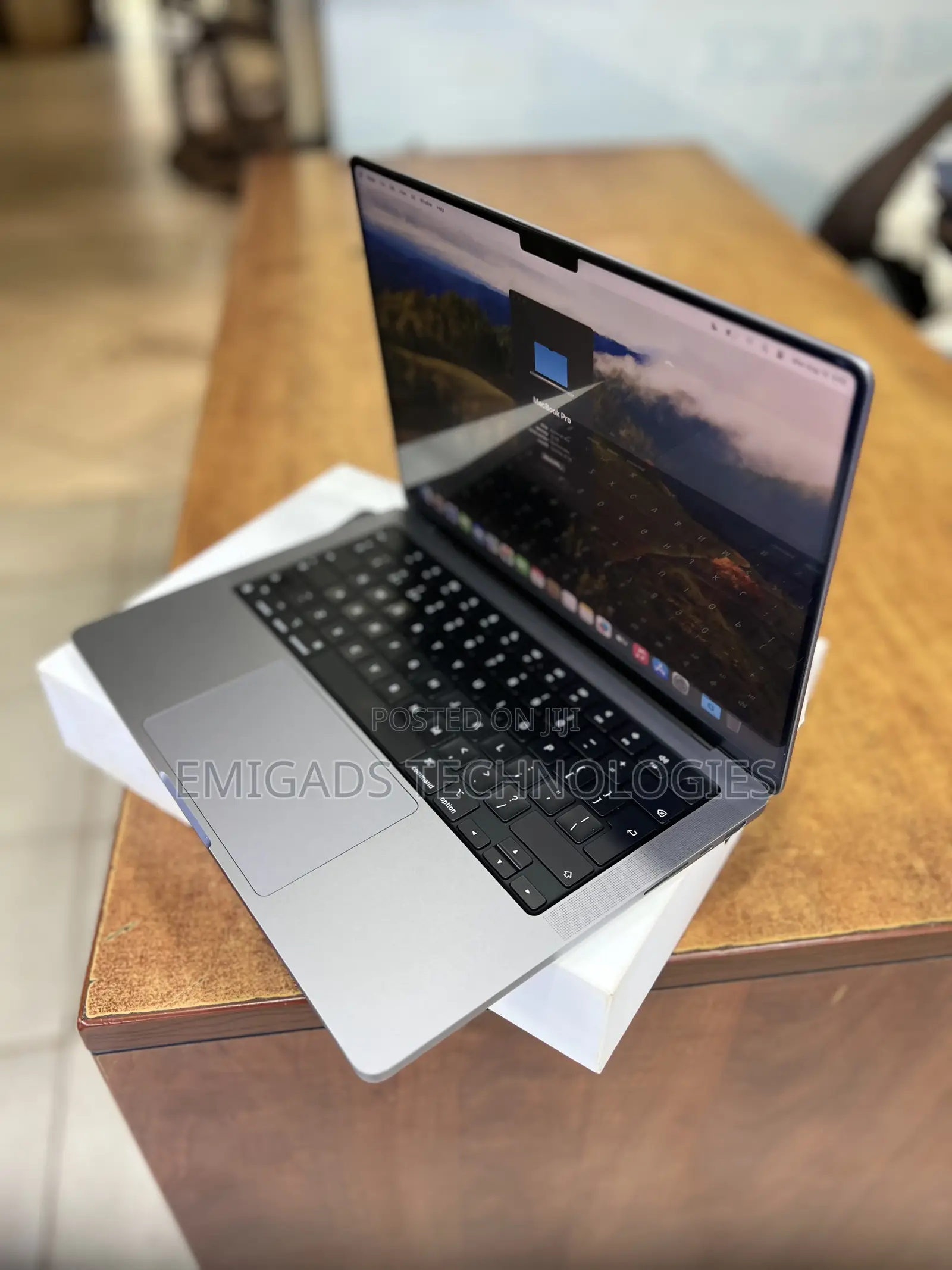 Laptop Apple MacBook Pro 16GB Intel Core M SSHD (Hybrid) 512GB