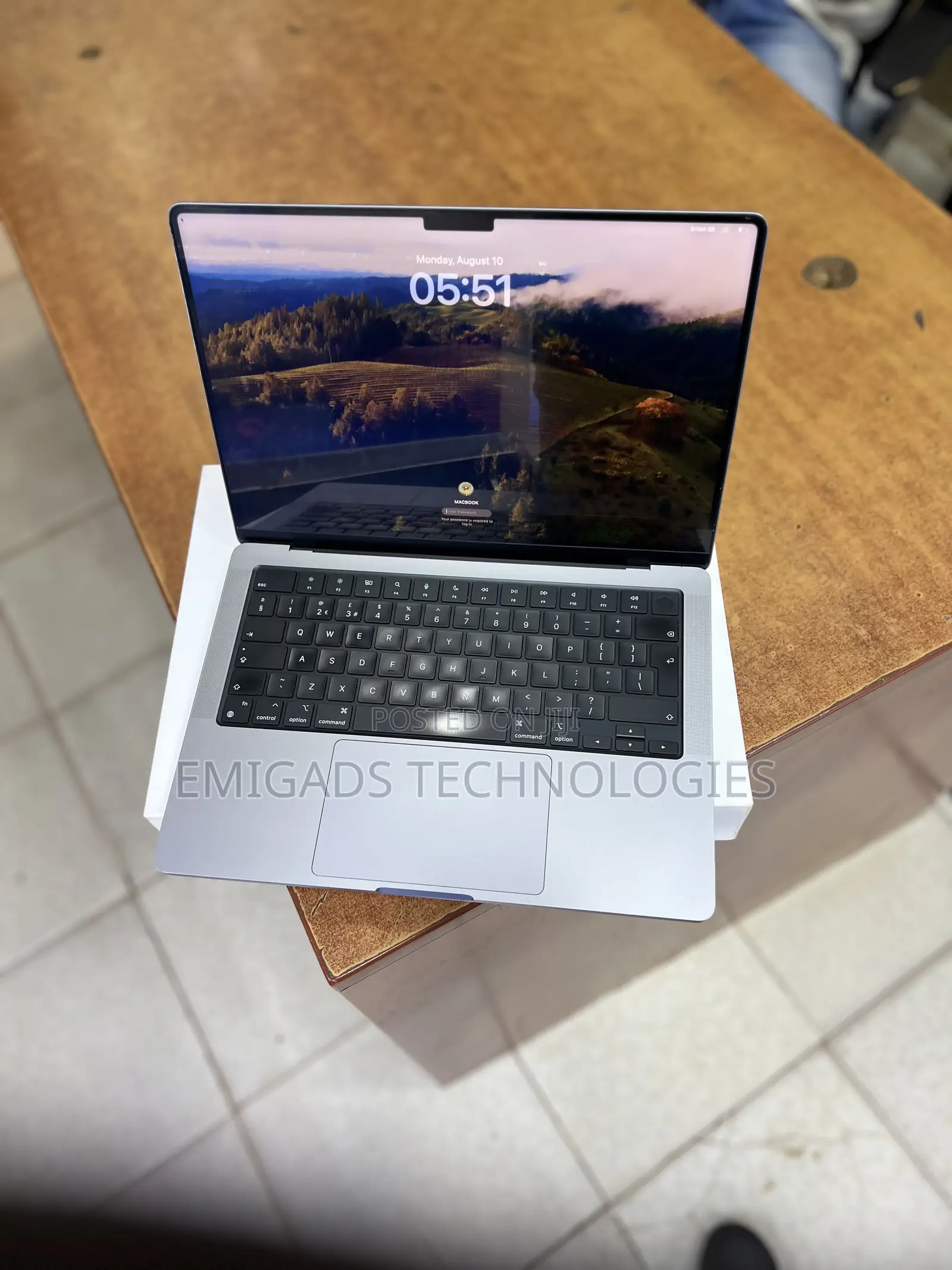 Laptop Apple MacBook Pro 16GB Intel Core M SSHD (Hybrid) 512GB
