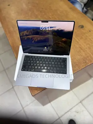 Laptop Apple MacBook Pro 16GB Intel Core M SSHD (Hybrid) 512GB