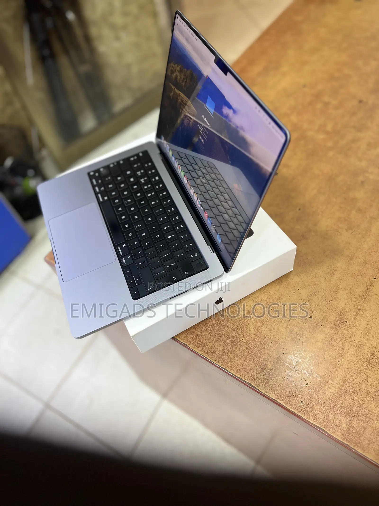 Laptop Apple MacBook Pro 16GB Intel Core M SSHD (Hybrid) 512GB