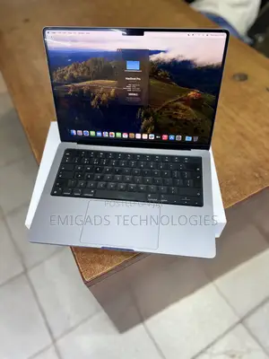 Laptop Apple MacBook Pro 16GB Intel Core M SSHD (Hybrid) 512GB