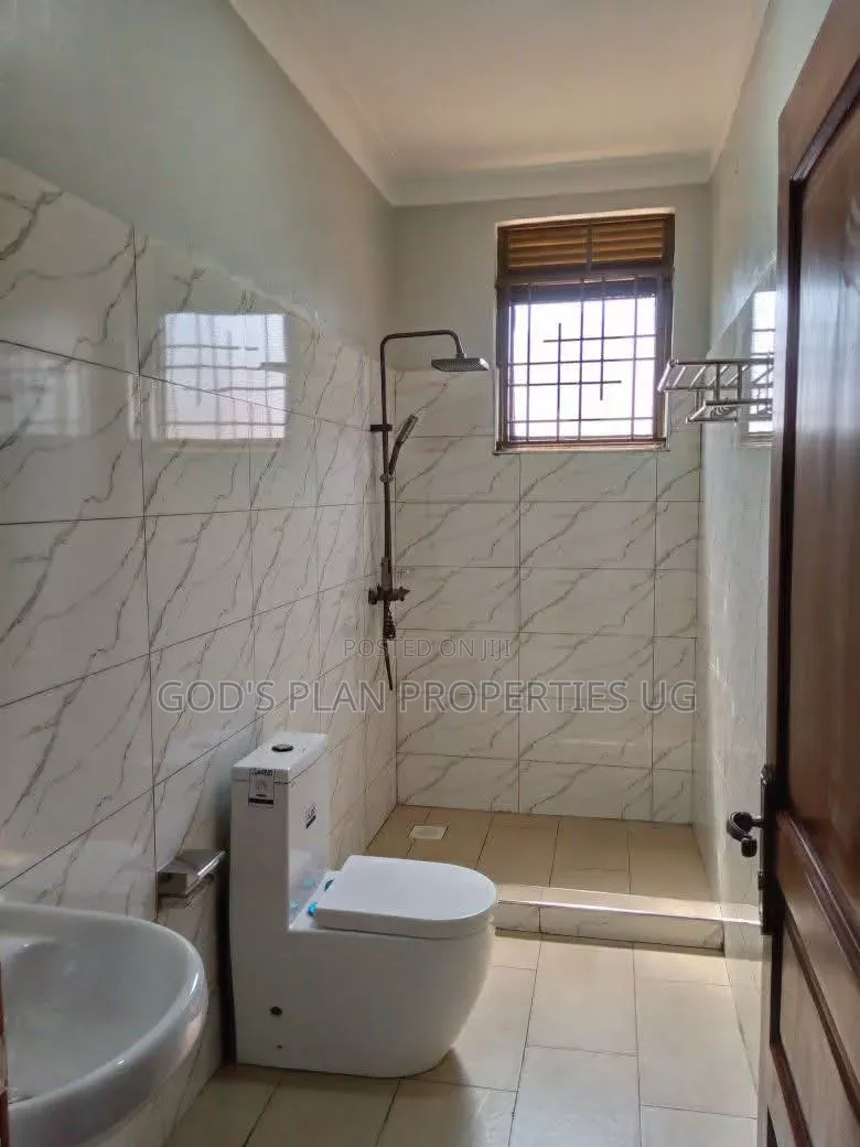 3bdrm Apartment in Mbuya Estate, Central Division for rent