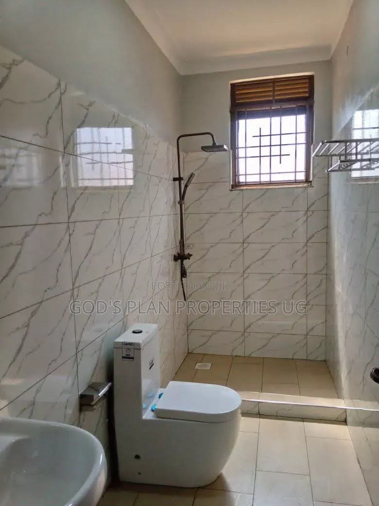 3bdrm Apartment in Mbuya Estate, Central Division for rent