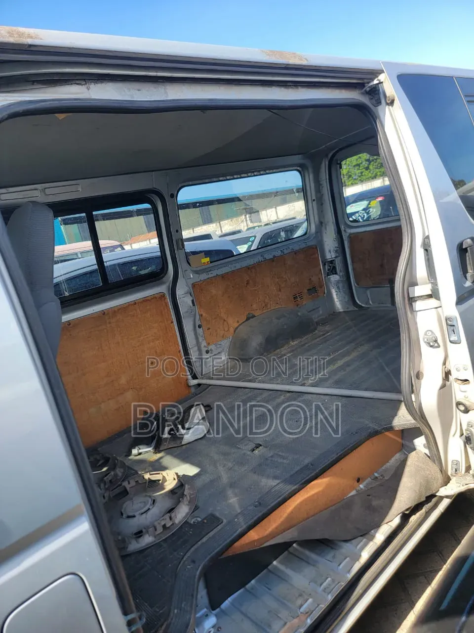 Toyota HiAce 2011 Silver