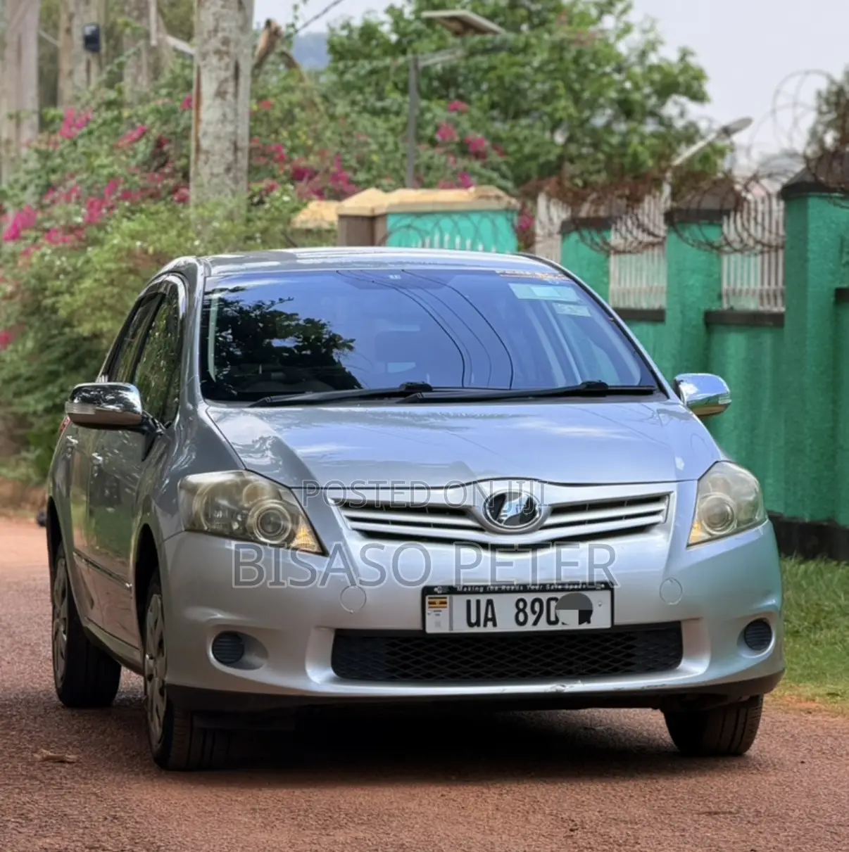 Toyota Auris 2011 Silver