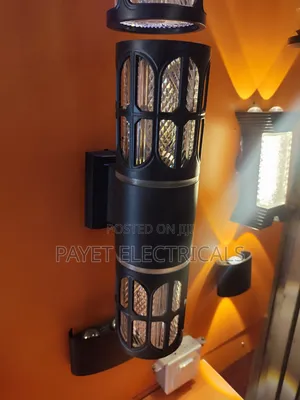2up and Down Wall Light