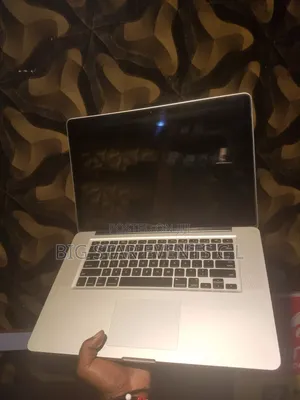 Laptop Apple MacBook Pro 8GB Intel Core i5 HDD+SSD 500GB