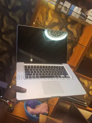 Laptop Apple MacBook Pro 8GB Intel Core i5 HDD+SSD 500GB