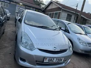 Toyota Wish 2004 Silver