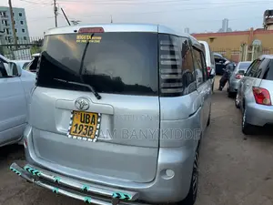 Toyota Sienta 2007 Silver