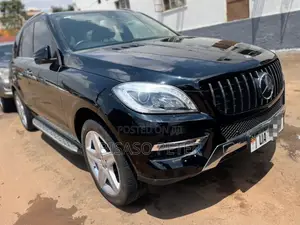 Mercedes-Benz M Class ML350 4dr SUV (3.5L 6cyl 7A) 2014 Black
