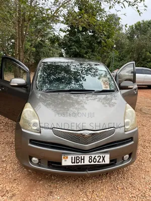Toyota Ractis 2008