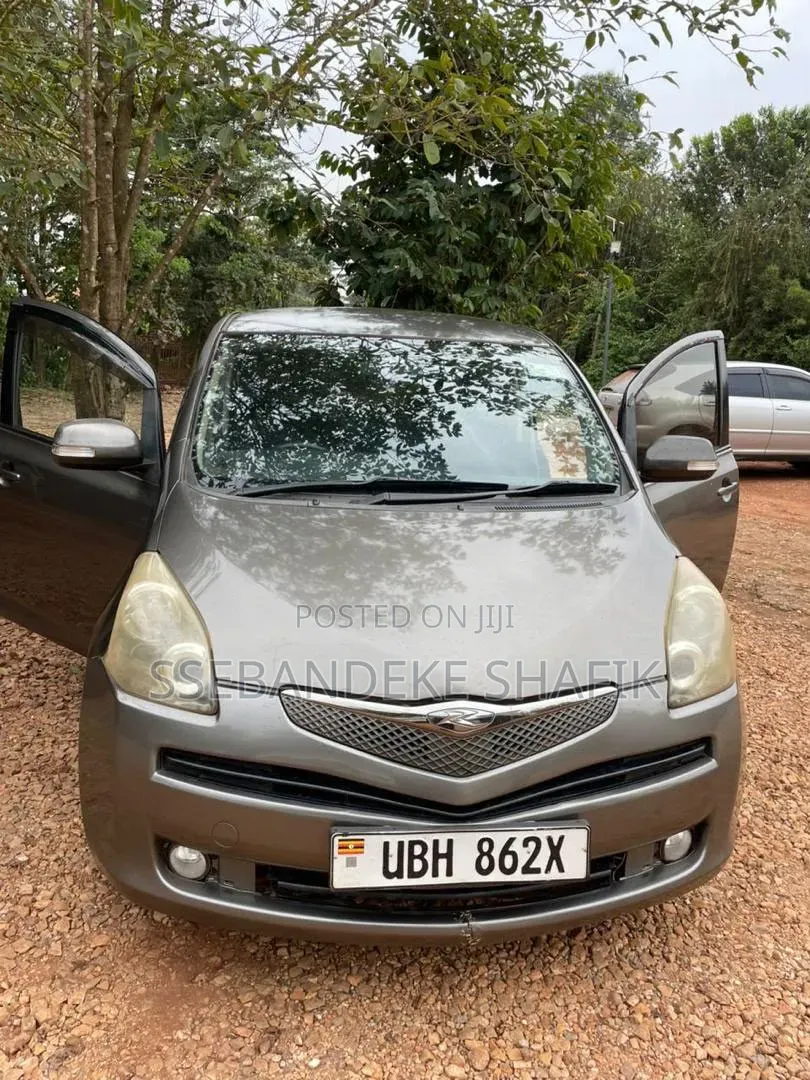 Toyota Ractis 2008