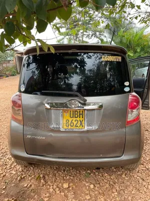 Toyota Ractis 2008