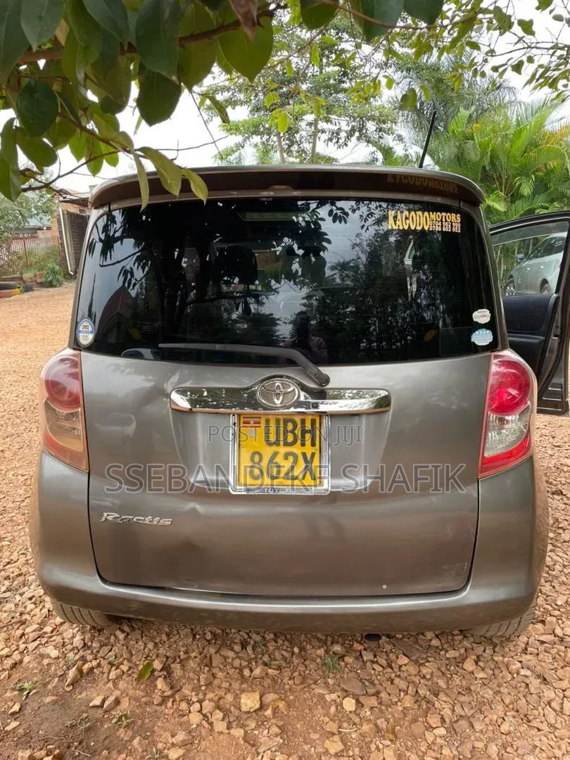 Toyota Ractis 2008