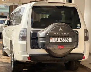 Mitsubishi Pajero 3.0 2010