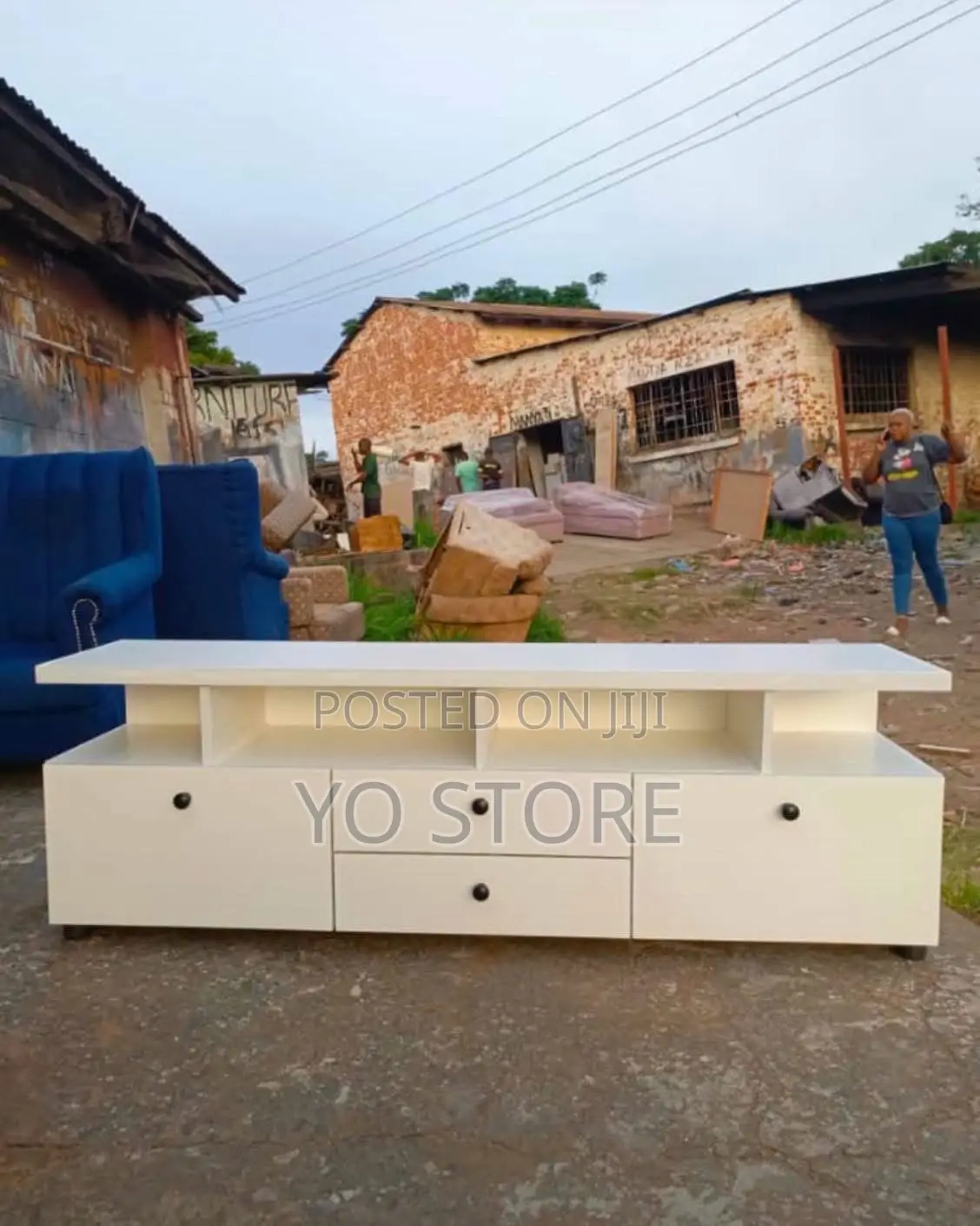 TV Stand With Long Lasting Material