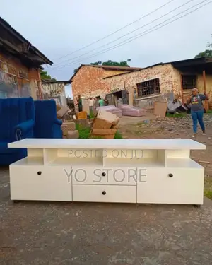 TV Stand With Long Lasting Material