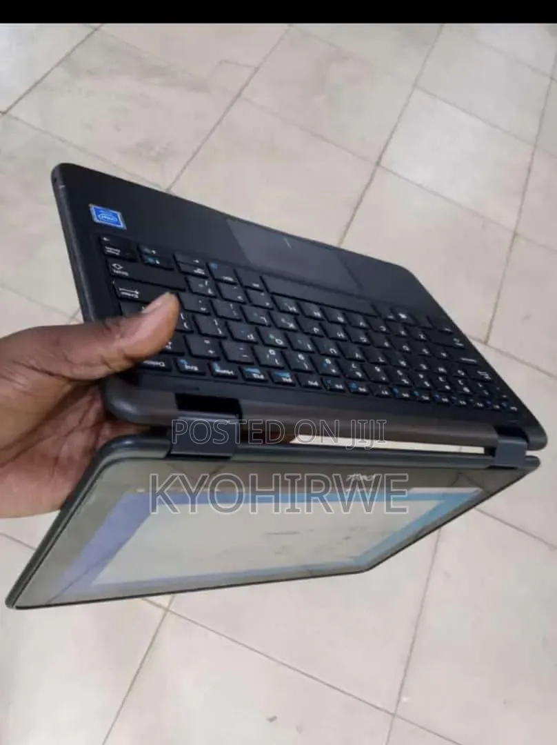 Laptop Dell Latitude 3390 4GB Intel SSD 128GB