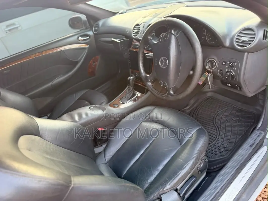 Mercedes-Benz CLK 2005 Silver