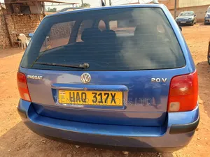 Volkswagen Passat 2004 Blue