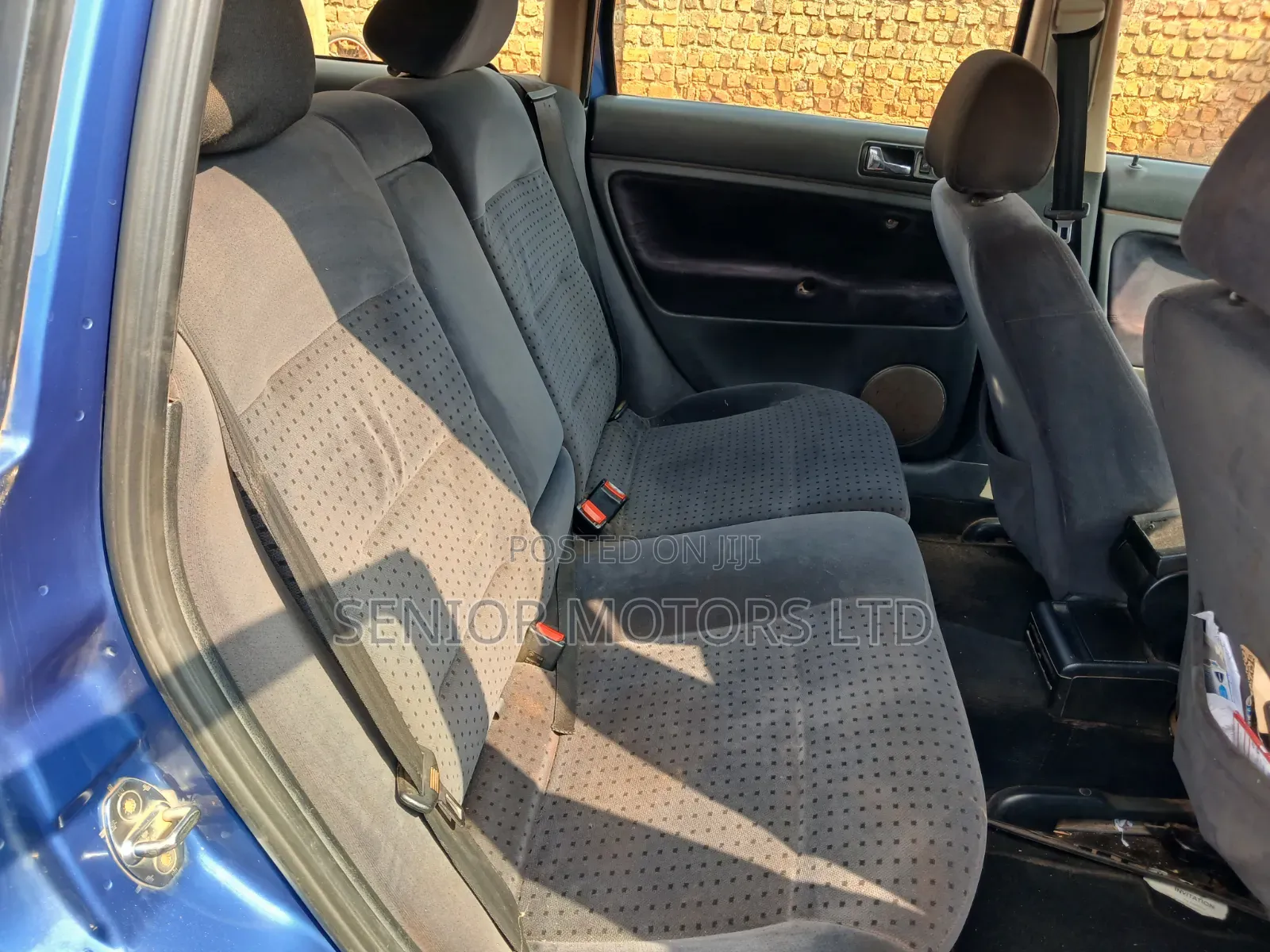 Volkswagen Passat 2004 Blue