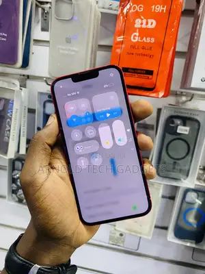 Apple iPhone 13 128 GB Red