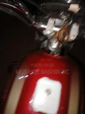 Bajaj Boxer 2025 Red