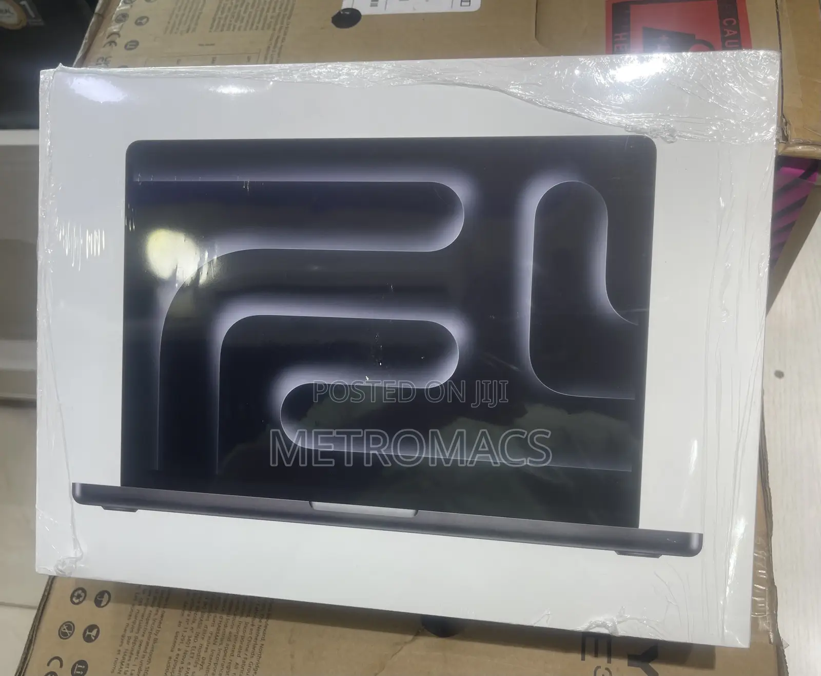 New Laptop Apple MacBook Pro 2025 M5 16GB Apple M5 SSD 512GB