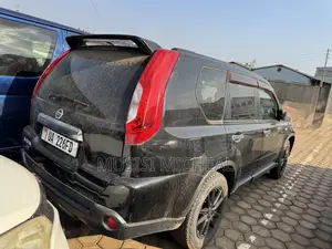 Nissan X-Trail 2.0 Petrol XE 2012 Black